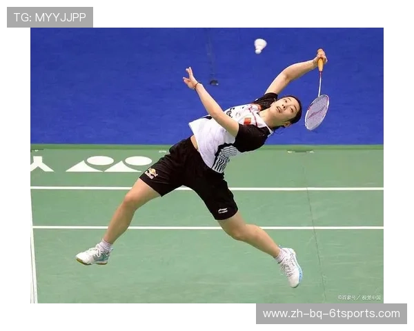 羽毛球用手击球